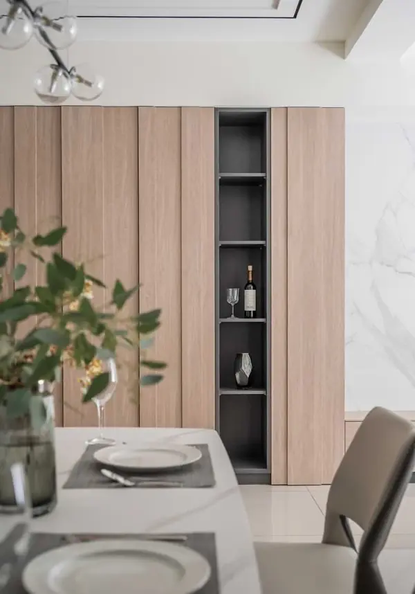 Благородные кремовые тона в современной квартире для большой семьи от L DESIGN