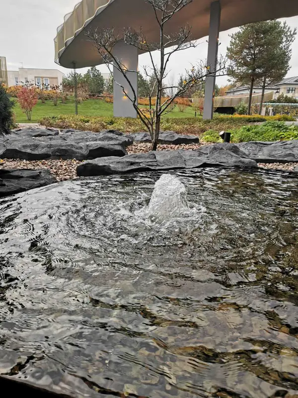 Фонтан с чашей из кортена