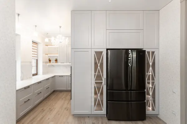 Кухня в стиле современная классика у моря