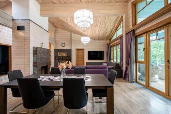 Деревянный дом с современном стиле