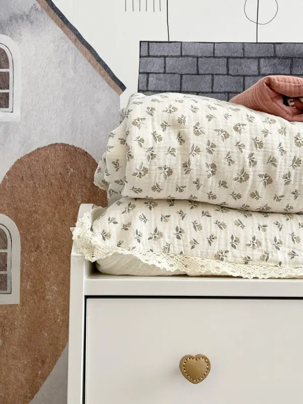 Интерьер детской комнаты для девочки