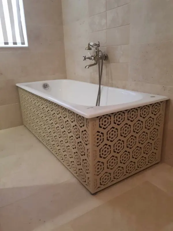 Ограждение ванной квартиры