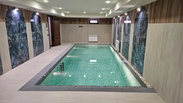 Бассейн в частном доме Подмосковья