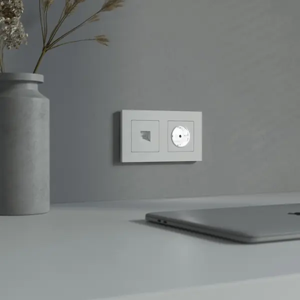 Уникальная розетка с новым цветом подсветки