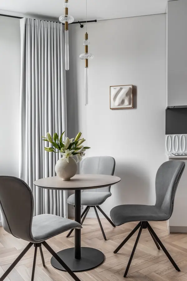 Интерьер для себя: однокомнатная квартира со спальней и мини-гостиной