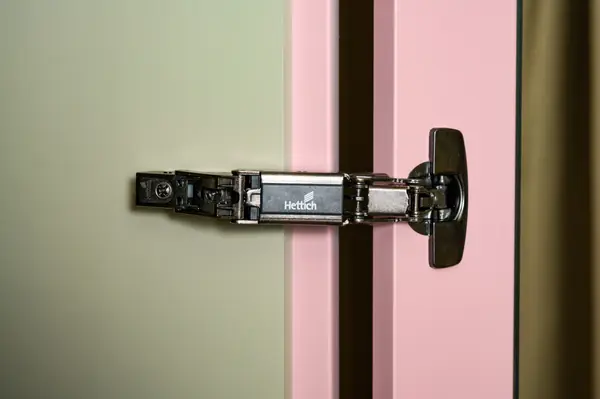 Шкаф для передачи "Квартирный вопрос"