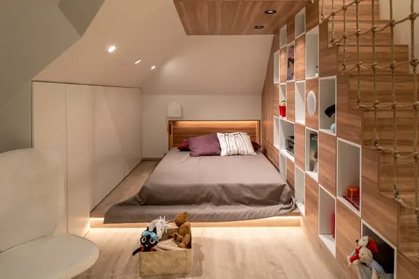 Детская с балкончиками в мансарде