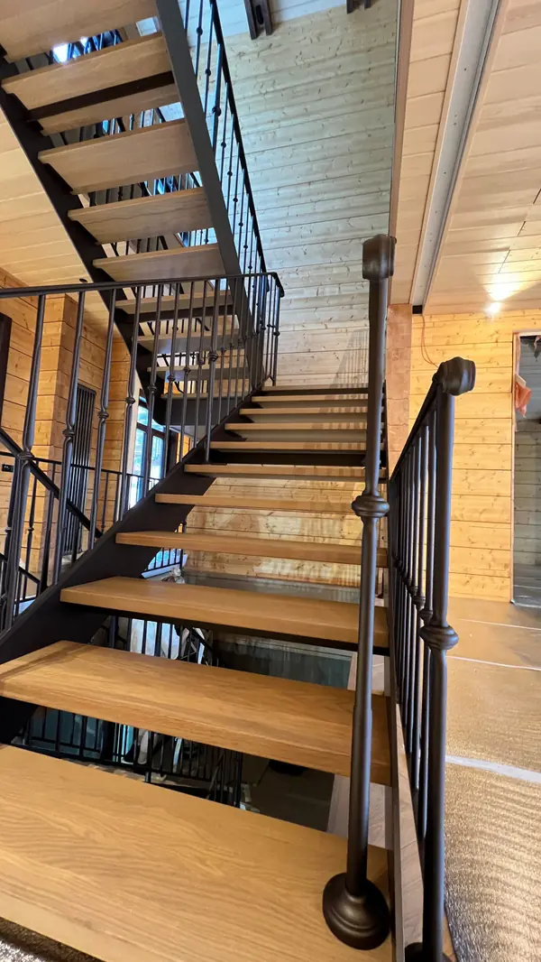 Лестницы с кованым ограждением