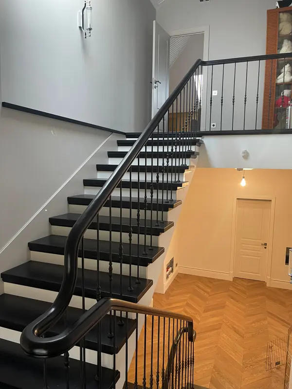 Гнутый поручень - ЧЕРНЫЙ ДЕЛЬФИН