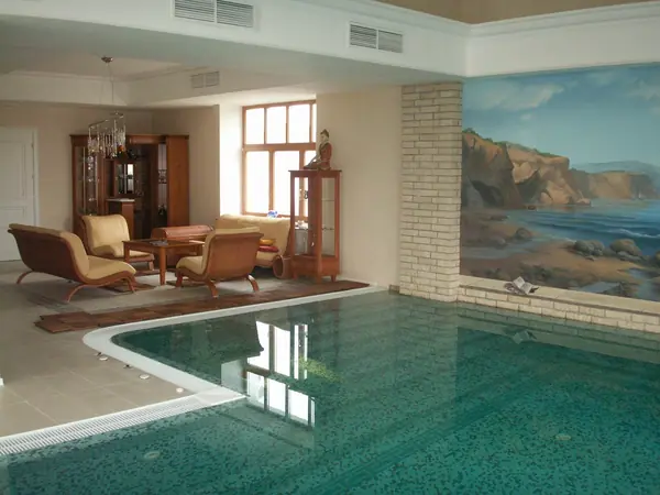 Бассейн в средиземноморском стиле