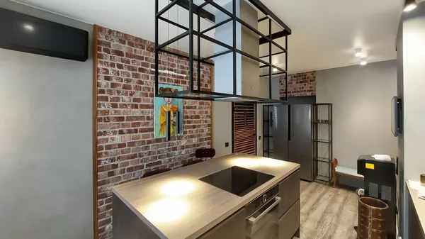 Лофт в квартире фотографа: кухня и холл, 103 кв. м.