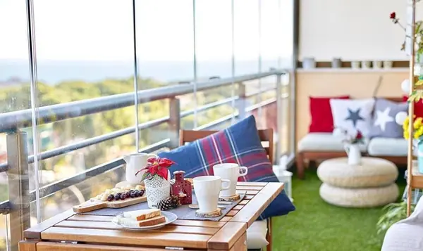 Остекление балкона от пола до потолка без изменений на фасаде