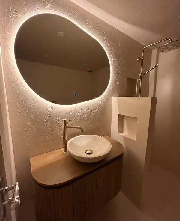 Современное решение для ванных комнат — отделка микроцементом