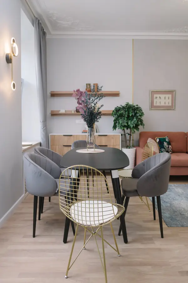 Реализация проекта в старом фонде СПб, квартира с камином.