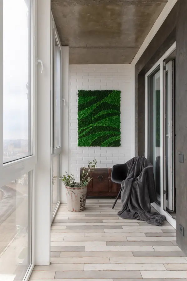 Квартира с зеленой стеной (реализация)