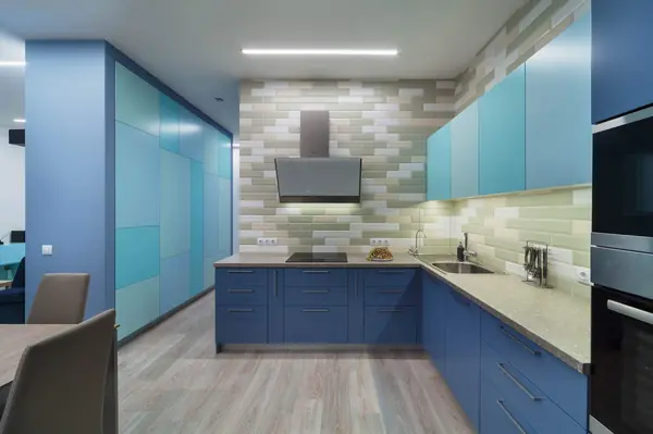 ГЕОМЕТРИЯ И ОТТЕНКИ МЯТЫ