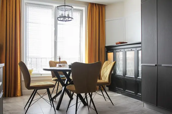 С акцентом на цвет