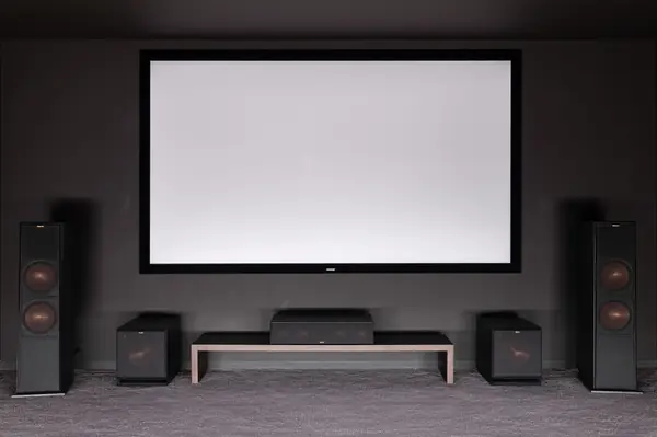 Персональный кинозал Монолит