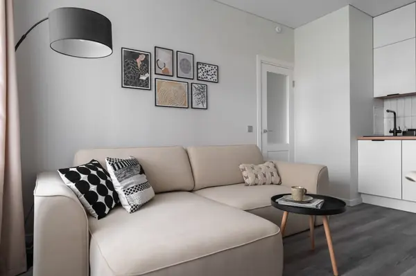 Парадный ансамбль, 2евро, 32м2