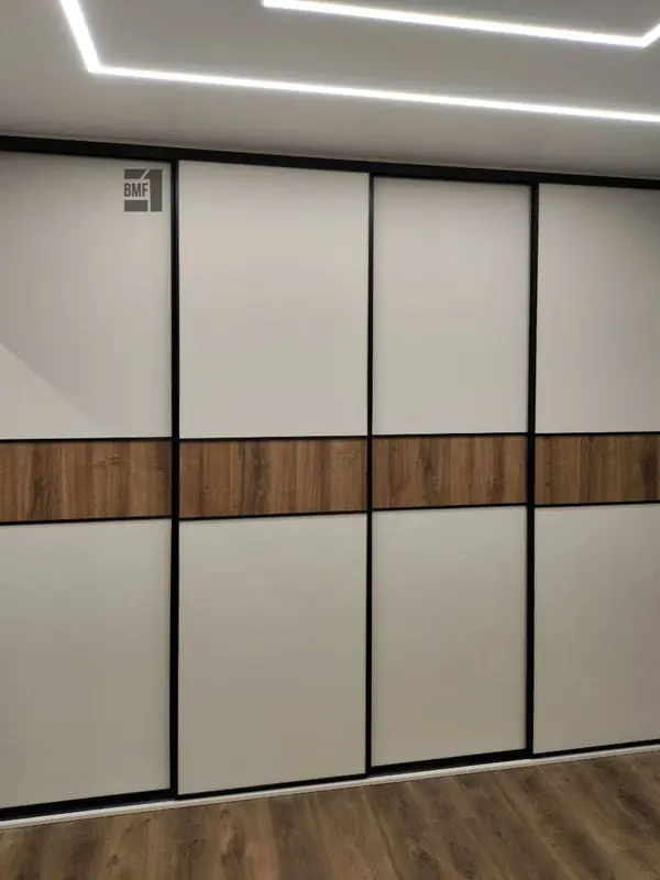 Шкаф-купе в современном стиле в спальню