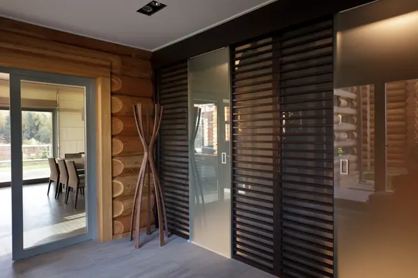 Интерьер деревянного жилого дома