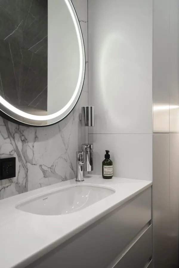 Просторная квартира в серых цветах