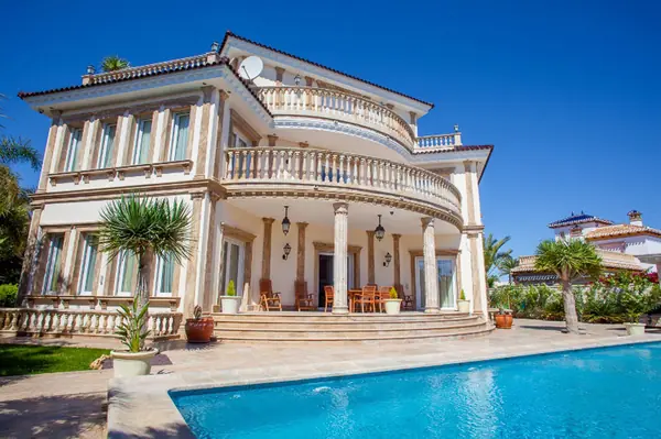 Villa on the sea coast of Cabo Roig