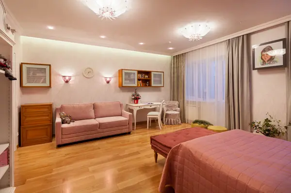 Шестикомнатная квартира в Нижнем Новгороде, 270 кв.м.