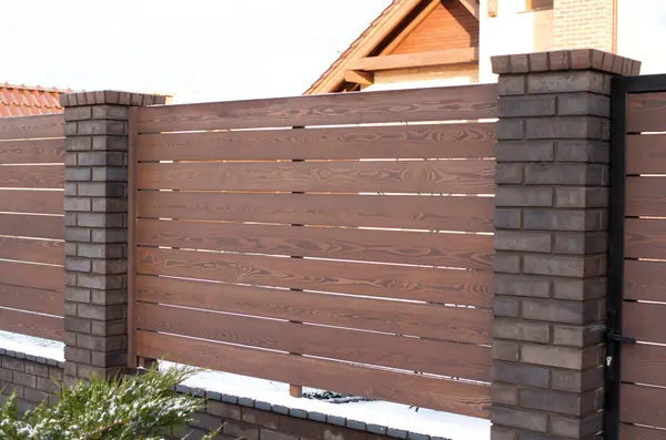 Горизонтальный забор из лиственницы