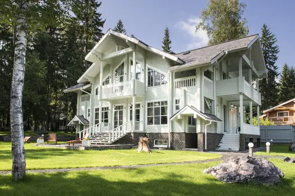 Под одной крышей