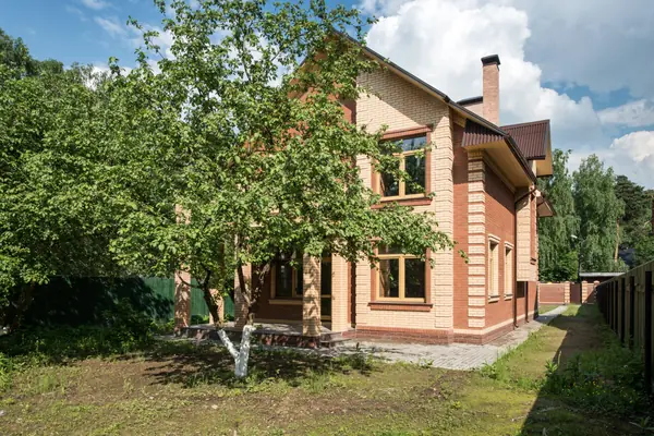 Серова - 2. Площадь 180м2