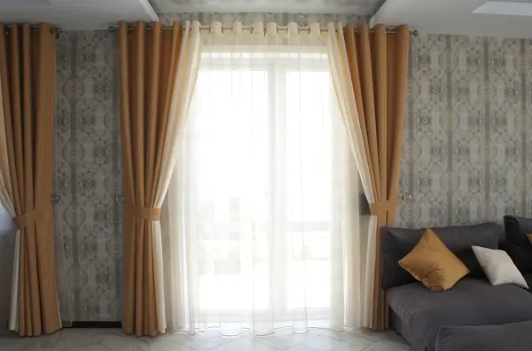 Шторы в стильный загородный дом.