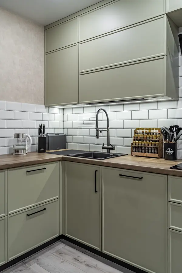 Природная Гармония: Дерево и Зелень