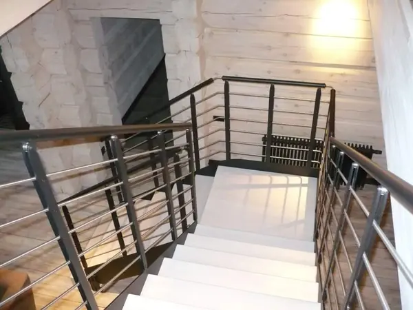 Laser Wood - Лестница с итальянским ограждением (2018)