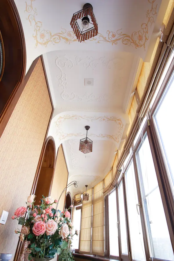 Декор потолка