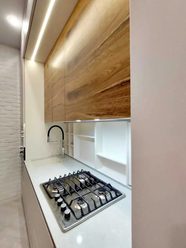 Кухня "PROFILO metallo" в бежевом.