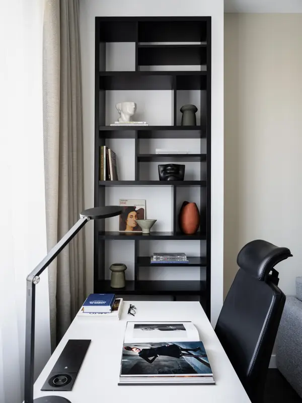 Дизайн квартиры с мебелью Zebrano by Sinteza: креслами,журнальным и smart-столом