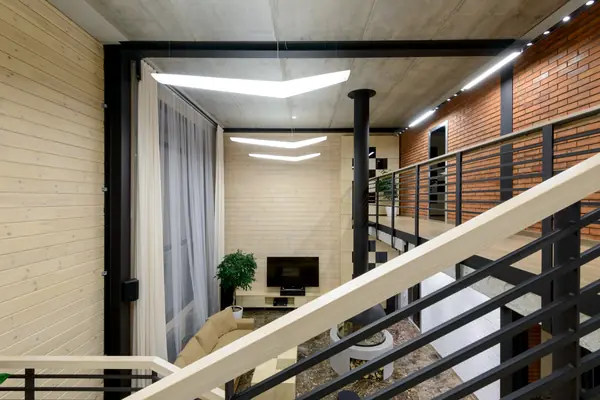 Вид с галереи второго этажа. Игра ракурсов.