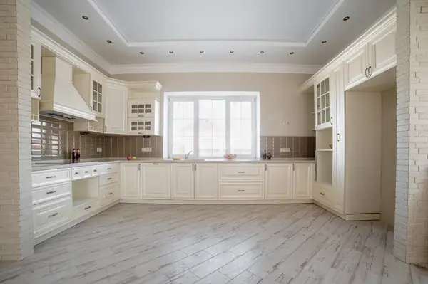 Кухня в загородном доме