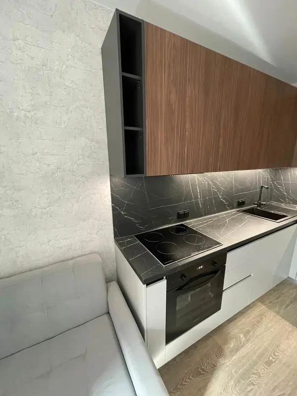 Угловая кухня в современном стиле