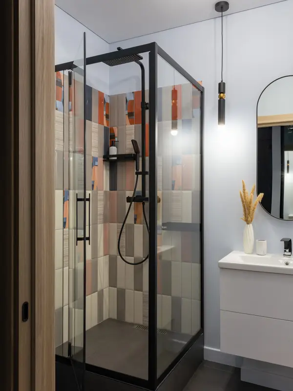 Малые м2 - не помеха комфорта. Смелый и яркий интерьер для молодой семьи