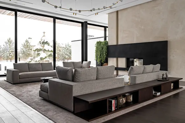 Двухэтажный загородный дом в современном стиле с глиняными акцентами