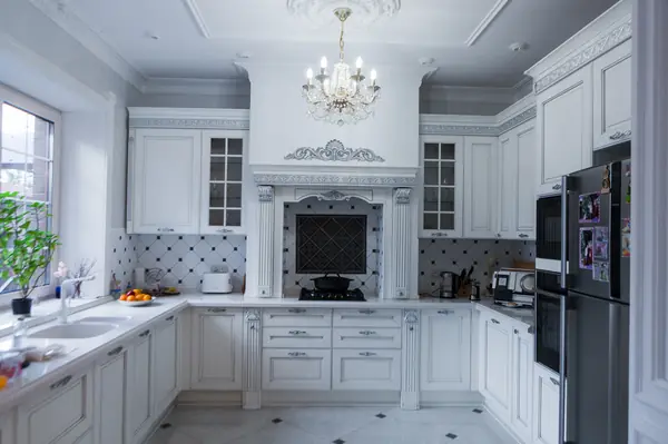 Примеры работ - белоснежная кухня