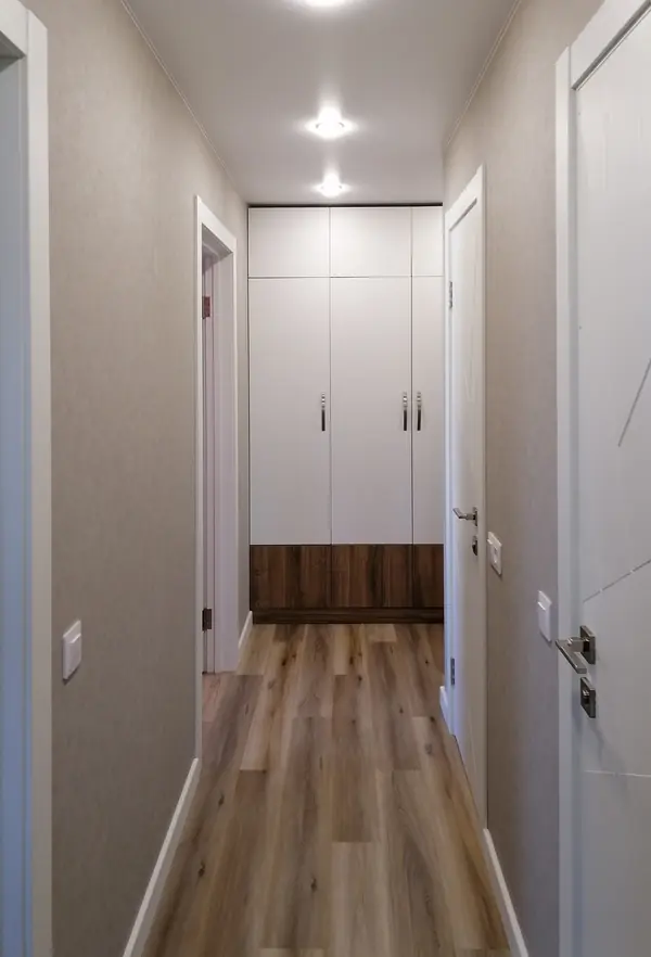 Двухкомнатная квартира с зонированием гостиной