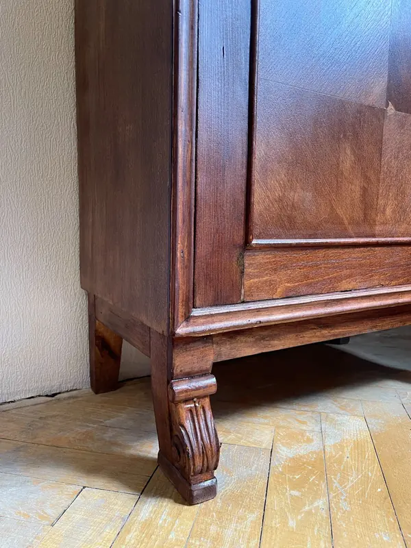 Гарнитур: 2 книжных шкафа, кресло, стулья. Реставрация.