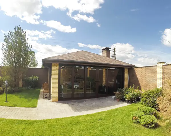 остекление беседки. Алюминиевые подъемно-раздвижные двери