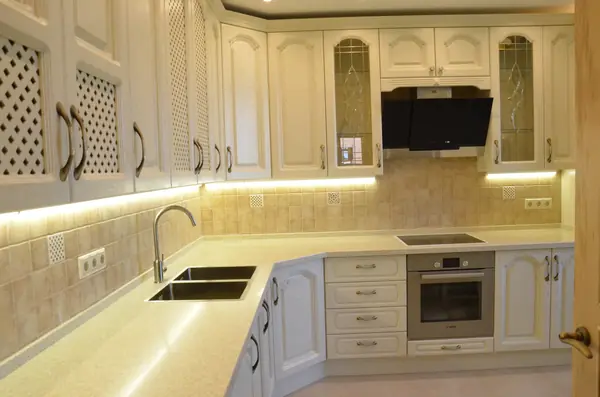 Кухня из массива дуба "Альфа" классика