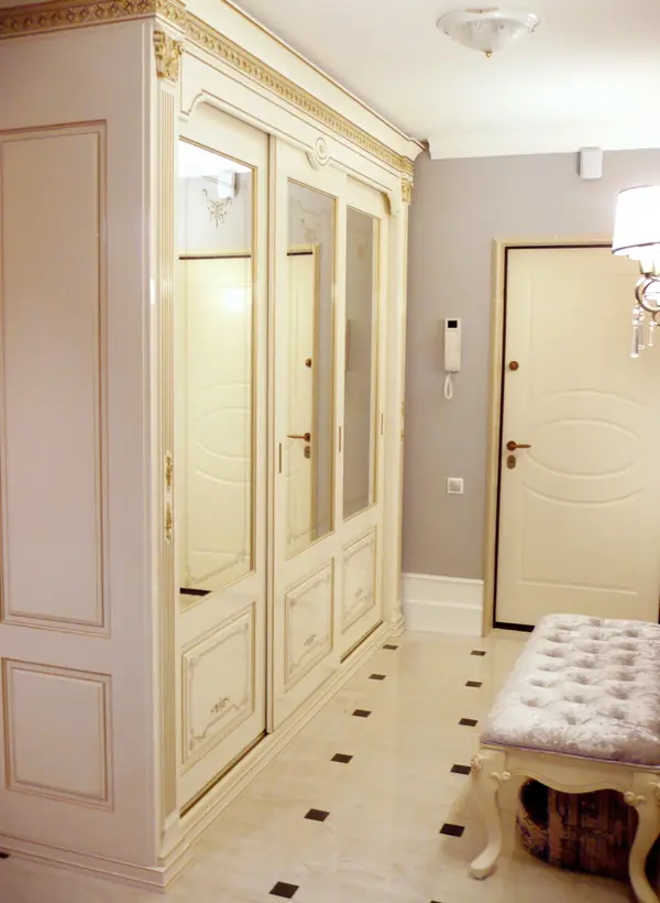 Мебель и аксессуары для прихожей.