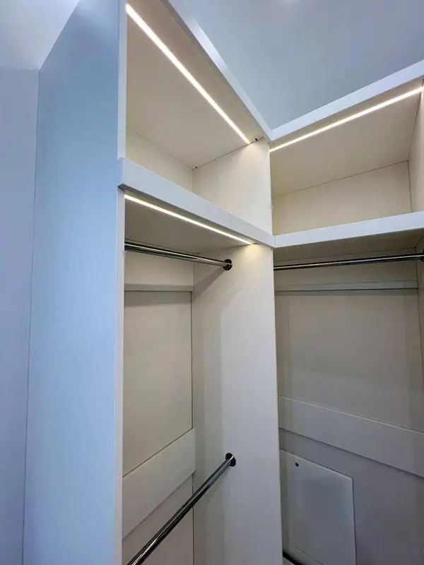 Гардеробные с подсветкой