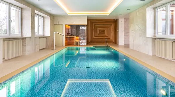 РОСКОШНЫЙ ЧЕРНЫЙ